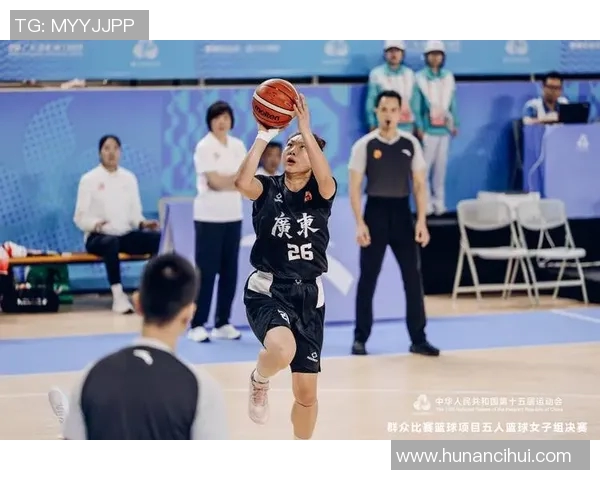 激烈对决广东队与新疆队篮球比赛精彩回顾与分析 激烈对决广东队与新疆队篮球比赛精彩回顾与分析