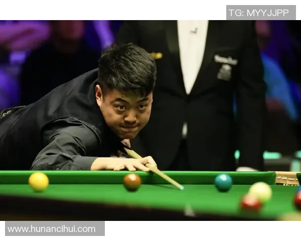 梁文博与宾汉姆巅峰对决谁能在斯诺克赛场上笑到最后