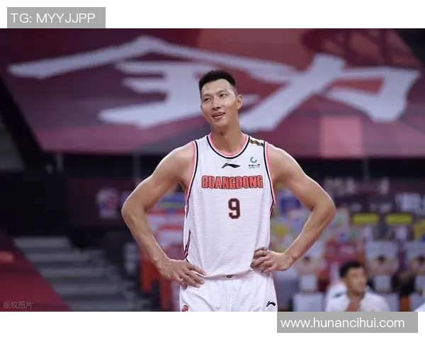 易建联重返赛场展现传奇风采球迷期待他带领球队再创辉煌