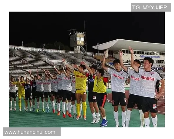 雷法山口与熊本深红激战正酣谁能在赛场上笑到最后