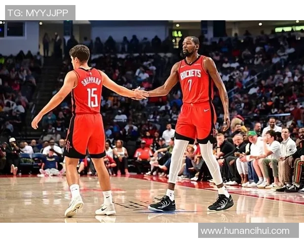 2019年火箭队与热火队季前赛精彩对决回顾与分析