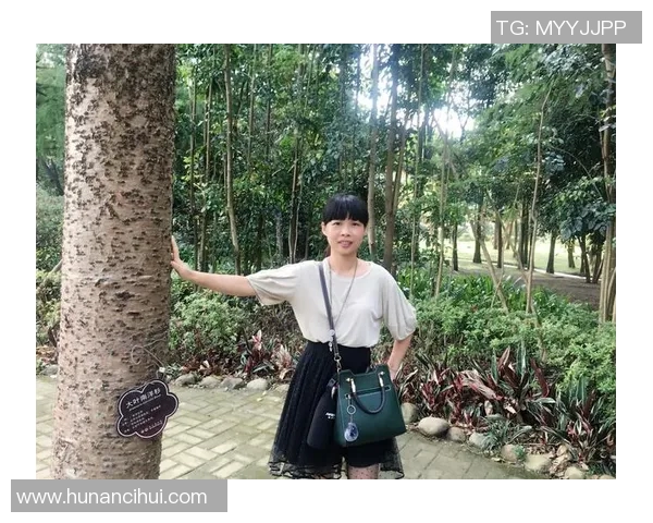 朱荣振的艺术之路:从平凡到卓越的追求与探索