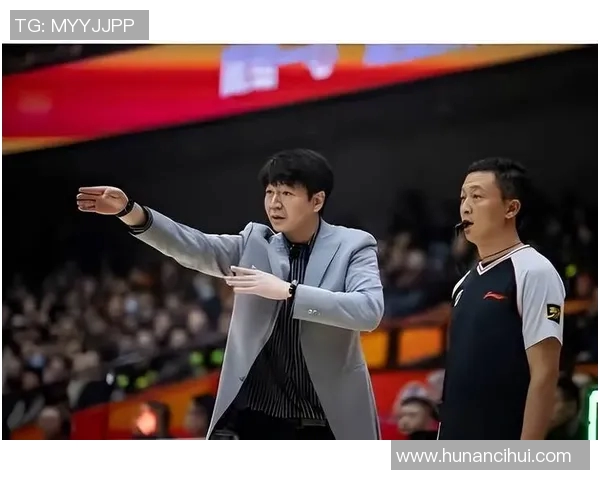 第7轮广东队对阵新疆队精彩对决引发球迷热议与期待 第7轮广东队对阵新疆队精彩对决引发球迷热议与期待