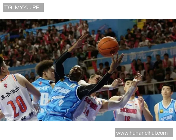 辽宁队与北控队激战正酣谁能在这场较量中笑到最后